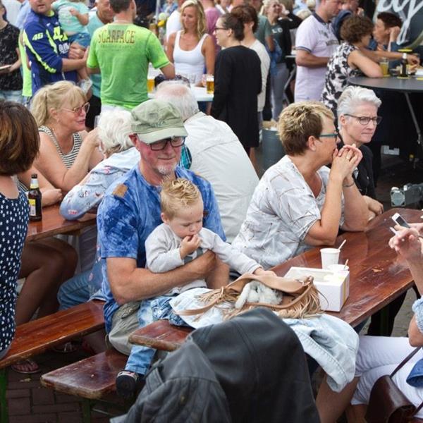 Foto's Foodfestival Surhuisterveen 2017 | Wielrennen Surhuisterveen