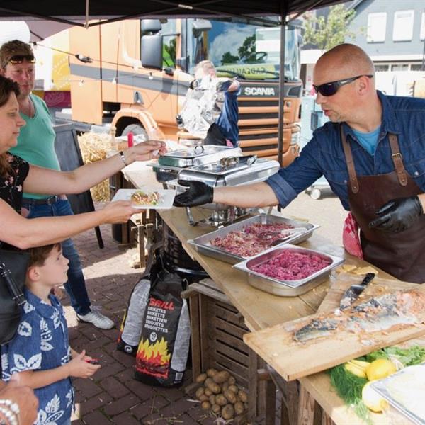 Foto's Foodfestival Surhuisterveen 2017 | Wielrennen Surhuisterveen