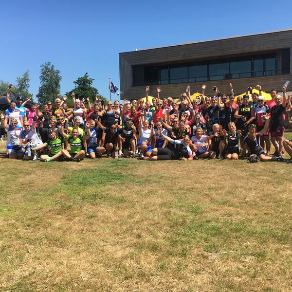 Fotoalbum Ladies Day - 15 juli 2018 | Wielrennen Surhuisterveen