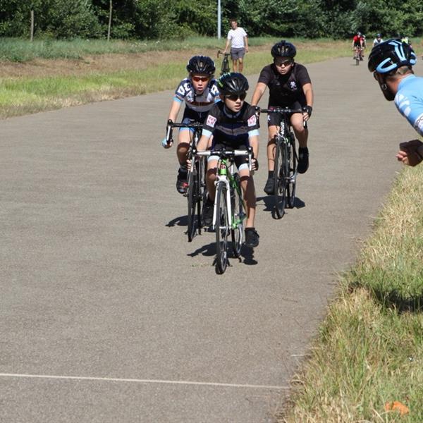 Wielerclinic voor de jeugd 31 juli 2018 (foto's Edo Werkman) | Wielrennen Surhuisterveen
