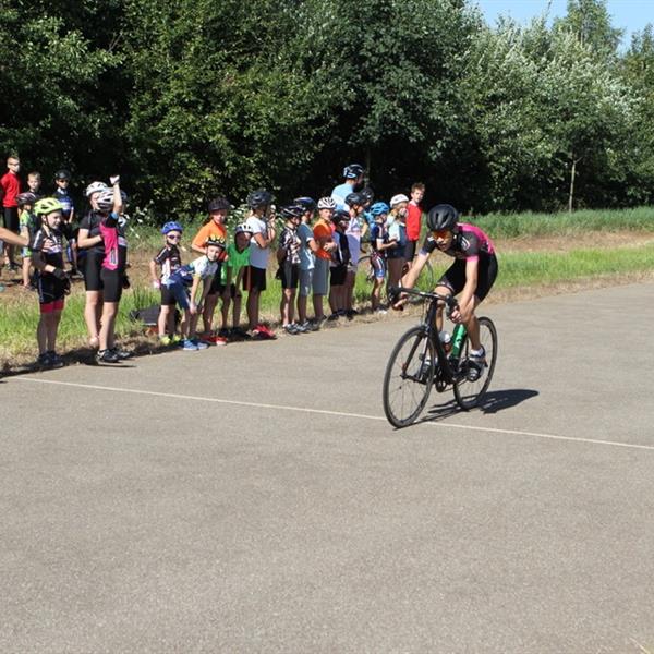 Wielerclinic voor de jeugd 31 juli 2018 (foto's Edo Werkman) | Wielrennen Surhuisterveen