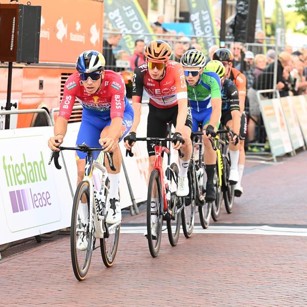 43e Profronde - Foto's Martin de Jong (www.fotopersburomartindejong.nl) | Wielrennen Surhuisterveen