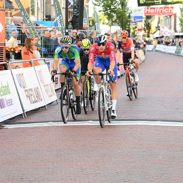 43e Profronde - Foto's Martin de Jong (www.fotopersburomartindejong.nl) | Wielrennen Surhuisterveen