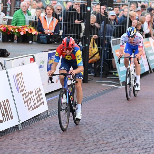 43e Profronde - Foto's Martin de Jong (www.fotopersburomartindejong.nl) | Wielrennen Surhuisterveen