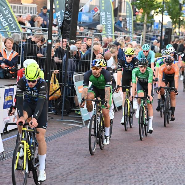 43e Profronde - Foto's Martin de Jong (www.fotopersburomartindejong.nl) | Wielrennen Surhuisterveen