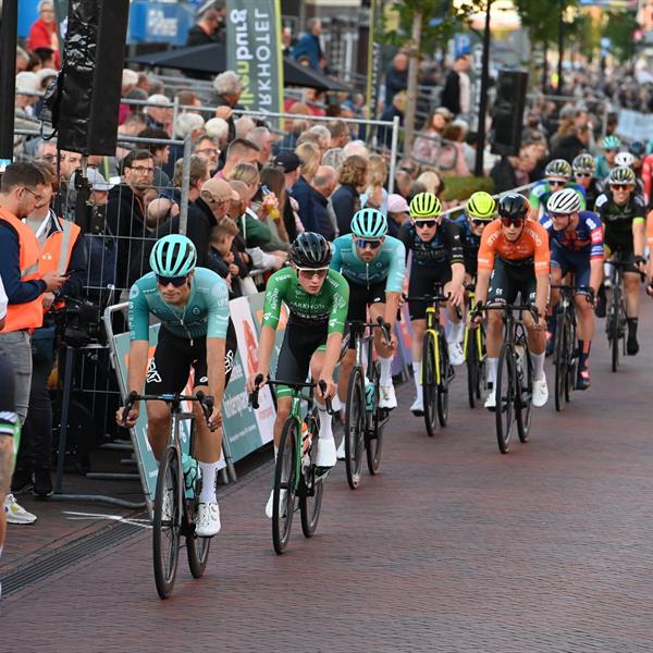 43e Profronde - Foto's Martin de Jong (www.fotopersburomartindejong.nl) | Wielrennen Surhuisterveen