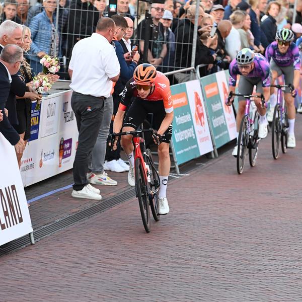 43e Profronde - Foto's Martin de Jong (www.fotopersburomartindejong.nl) | Wielrennen Surhuisterveen