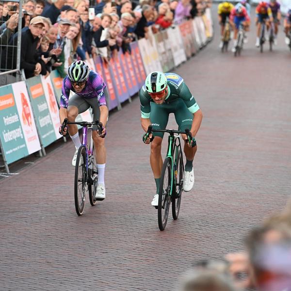 43e Profronde - Foto's Martin de Jong (www.fotopersburomartindejong.nl) | Wielrennen Surhuisterveen