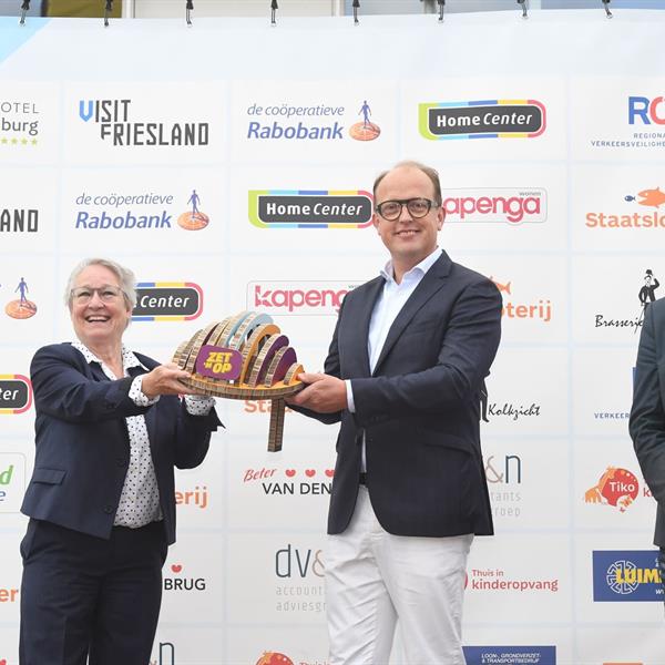 43e Profronde - Foto's Martin de Jong (www.fotopersburomartindejong.nl) | Wielrennen Surhuisterveen