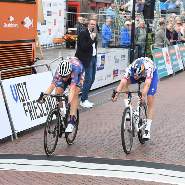 43e Profronde - Foto's Martin de Jong (www.fotopersburomartindejong.nl) | Wielrennen Surhuisterveen