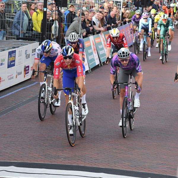 43e Profronde - Foto's Martin de Jong (www.fotopersburomartindejong.nl) | Wielrennen Surhuisterveen