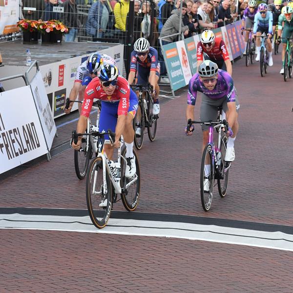 43e Profronde - Foto's Martin de Jong (www.fotopersburomartindejong.nl) | Wielrennen Surhuisterveen