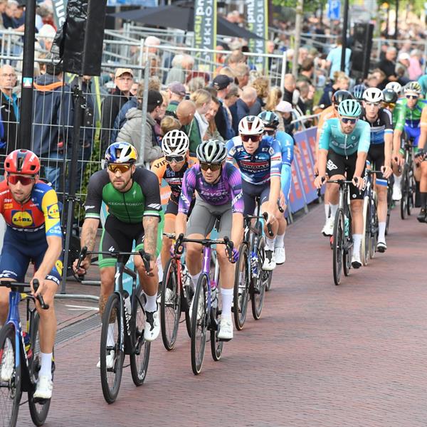 43e Profronde - Foto's Martin de Jong (www.fotopersburomartindejong.nl) | Wielrennen Surhuisterveen