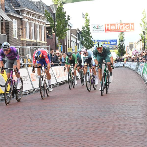 43e Profronde - Foto's Martin de Jong (www.fotopersburomartindejong.nl) | Wielrennen Surhuisterveen