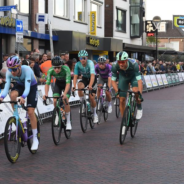 43e Profronde - Foto's Martin de Jong (www.fotopersburomartindejong.nl) | Wielrennen Surhuisterveen