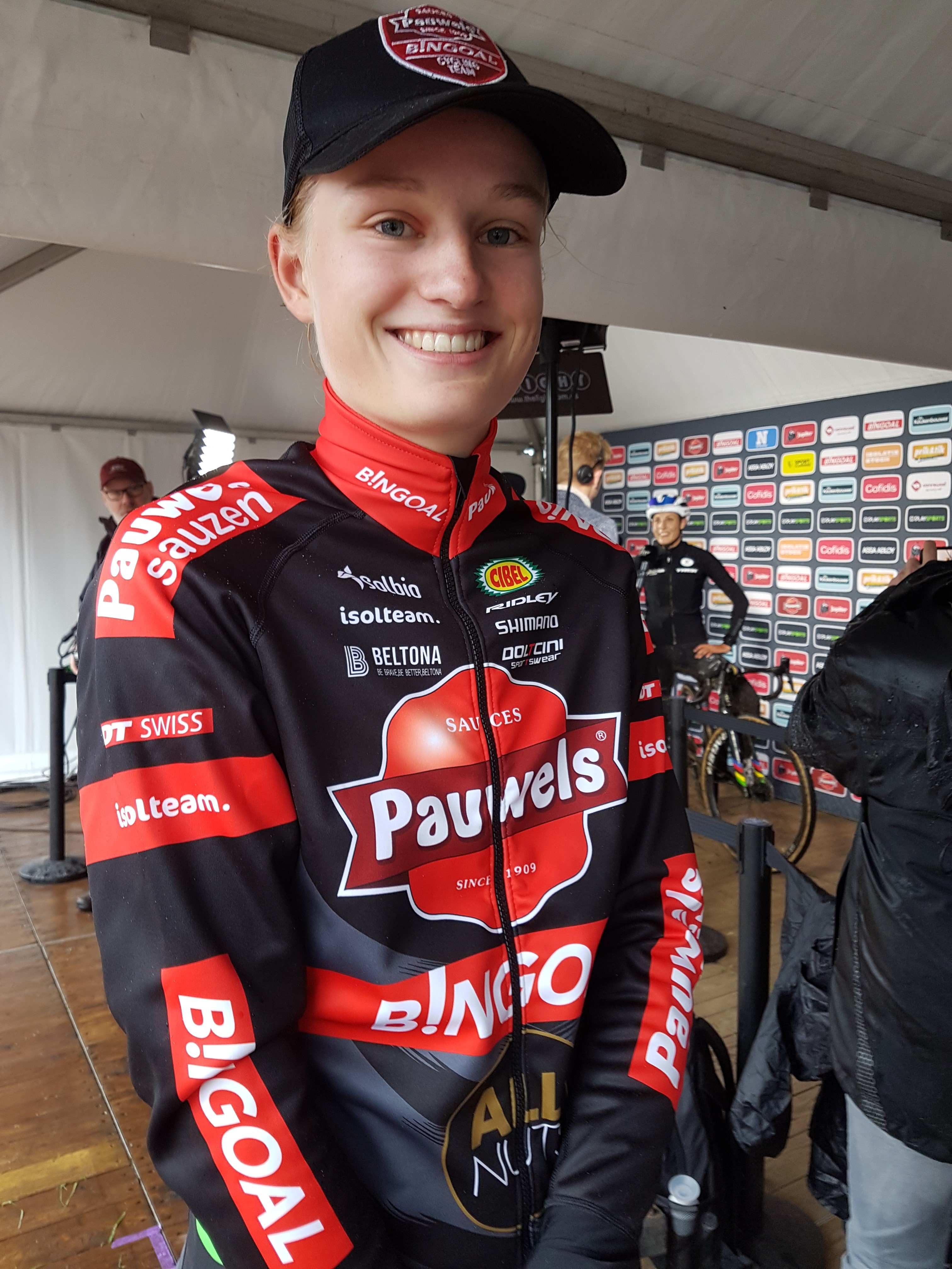 Leonie Bentveld langer bij Pauwels Sauzen - Altez Industriebouw