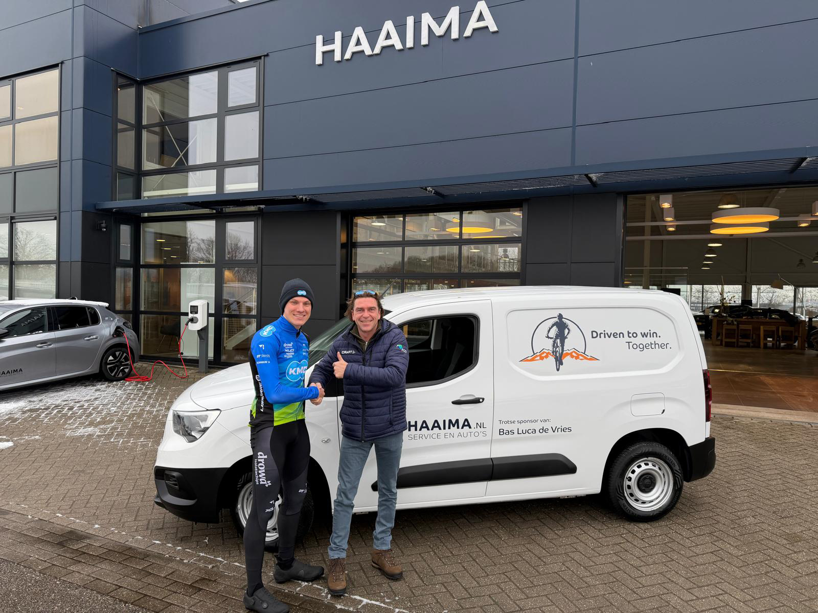 Haaima ondersteunt Bas Luca de Vries en Marijke Groenewoud