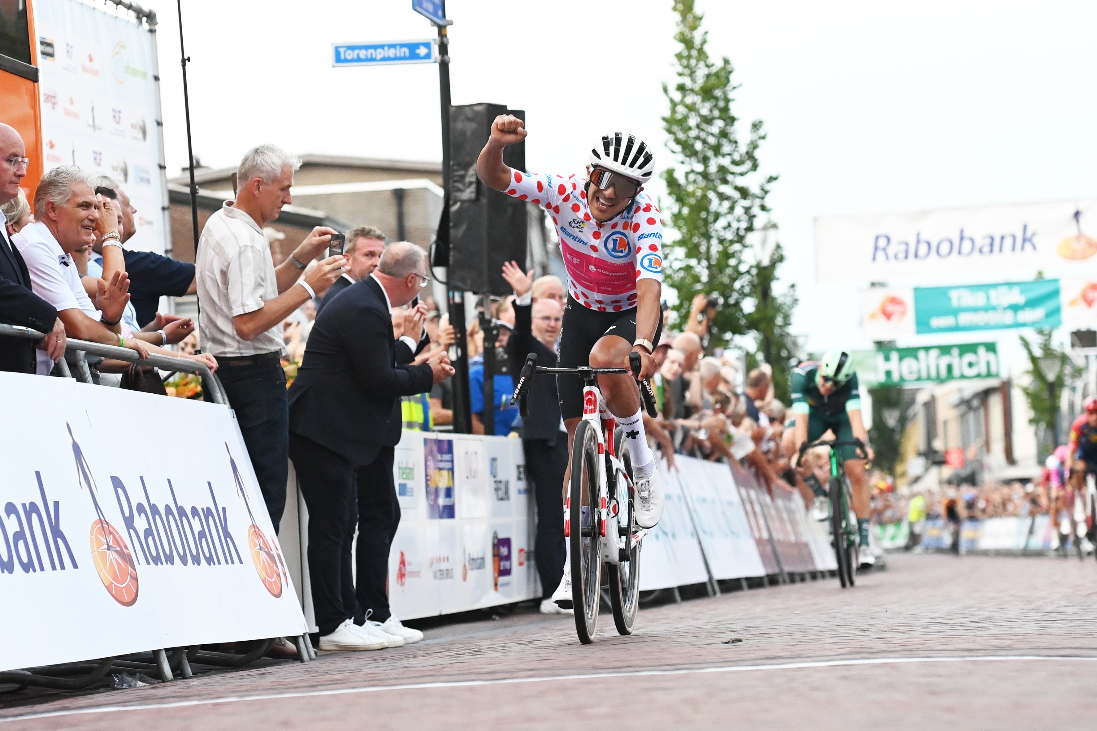 Richard Carapaz grootse winnaar 44e Profronde van Surhuisterveen