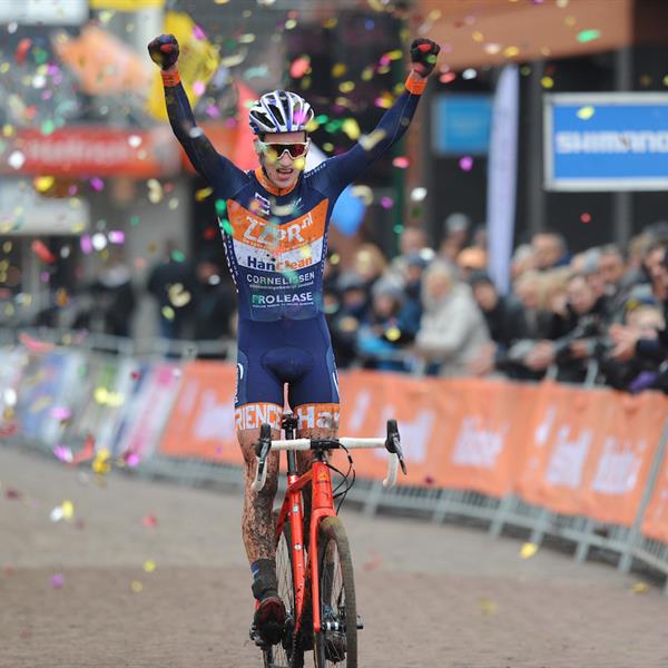 NK Veldrijden 14 januari 2018 | Wielrennen Surhuisterveen