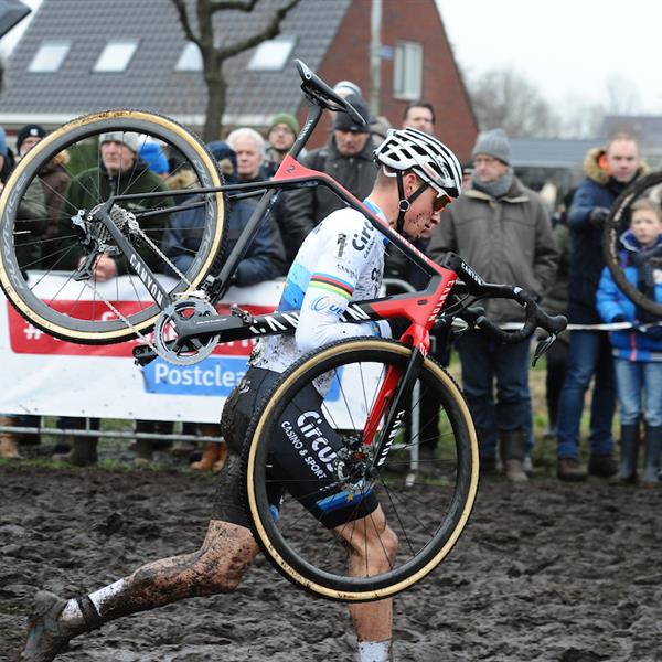NK Veldrijden 14 januari 2018 | Wielrennen Surhuisterveen